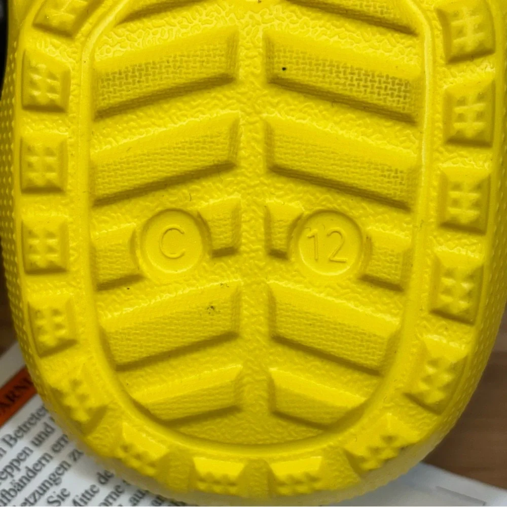 Buddy The Elf x Crocs Lined Clog Kids C12 Green Yellow Gold‎ Youth